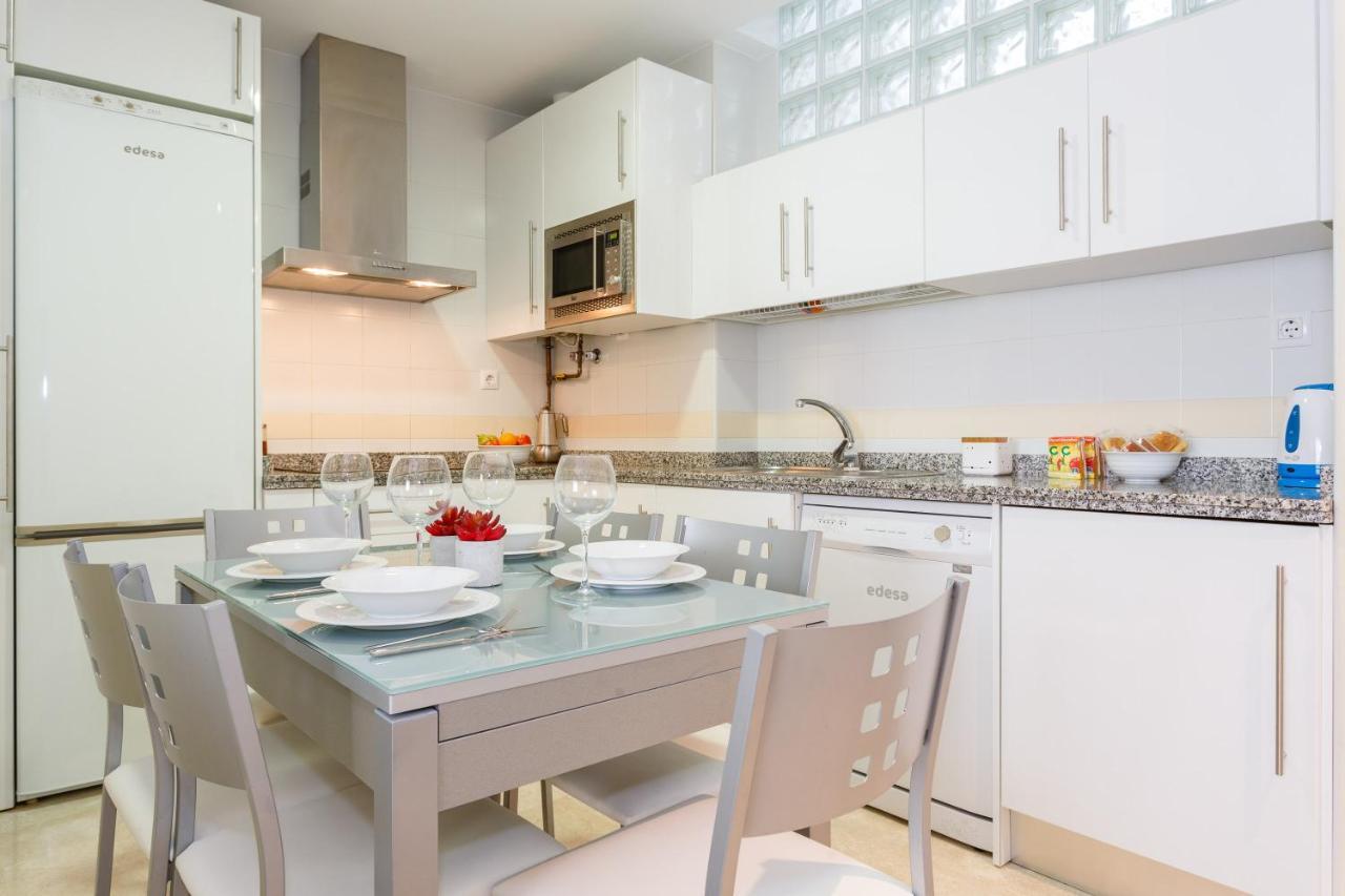 Apartamento Playa Cadiz By Isa Hoteles Exterior photo